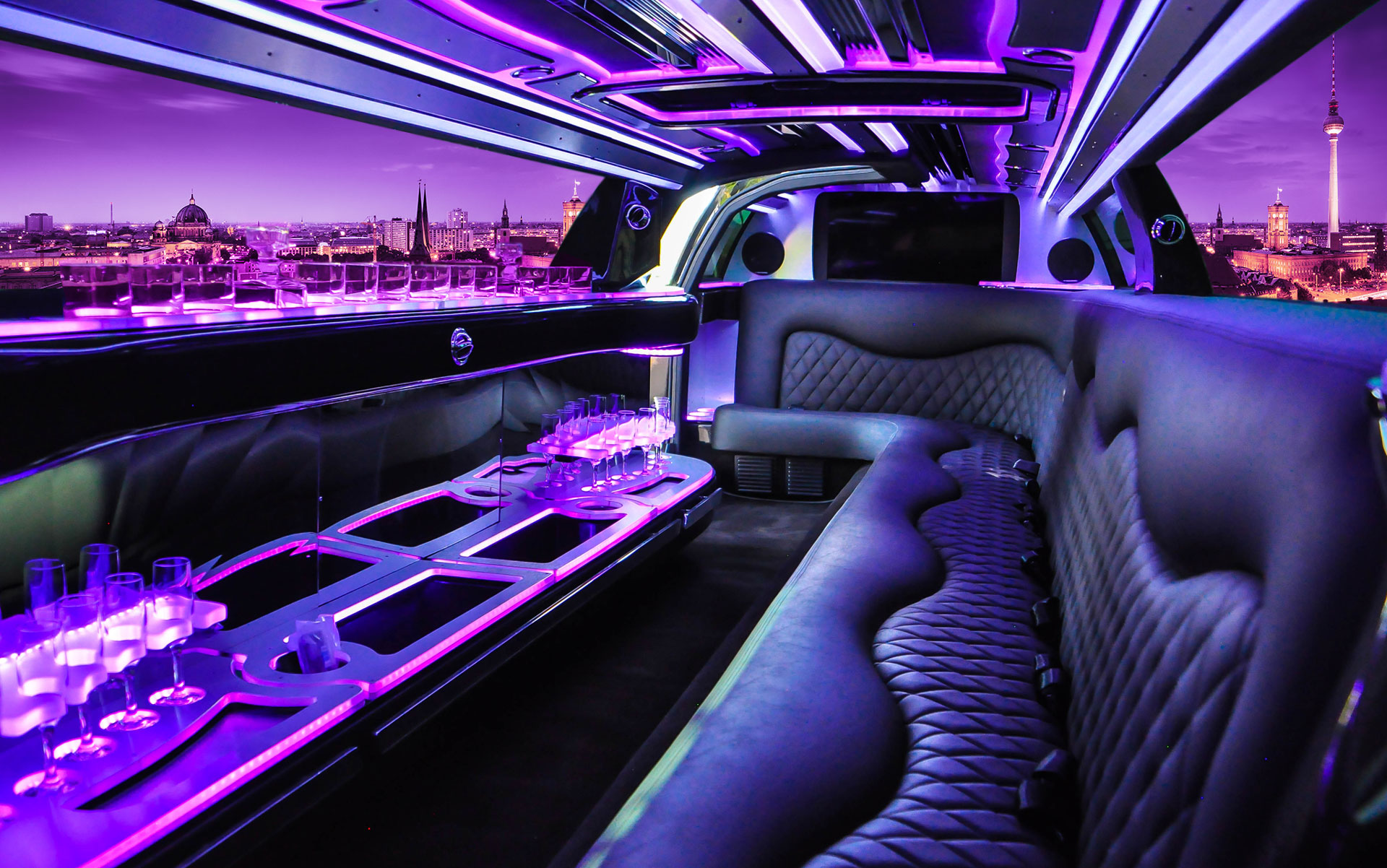 stretchlimo-f-r-besondere-anl-sse-rush-hour-nightclub-berlin